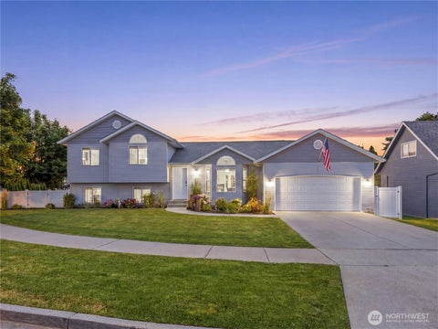 Photo of 313 Brandi Lane, Wenatchee, WA 98801 (MLS # 2544356)