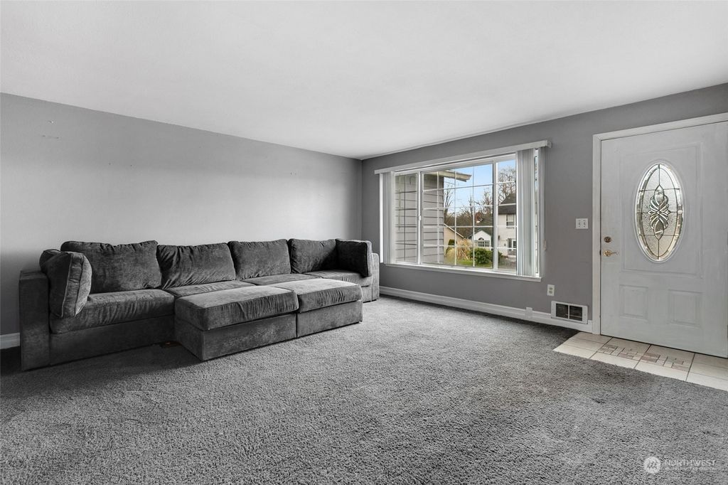 Photo of 7301 7th Drive W, Everett, WA 98203 (MLS # 2026592)