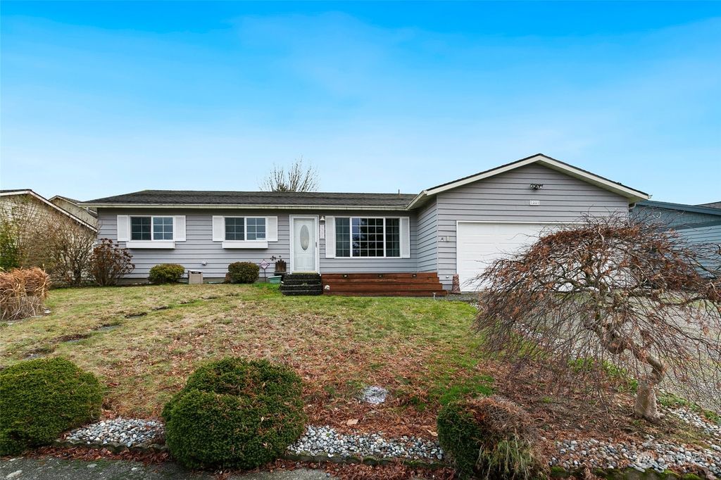 Photo of 7301 7th Drive W, Everett, WA 98203 (MLS # 2026592)