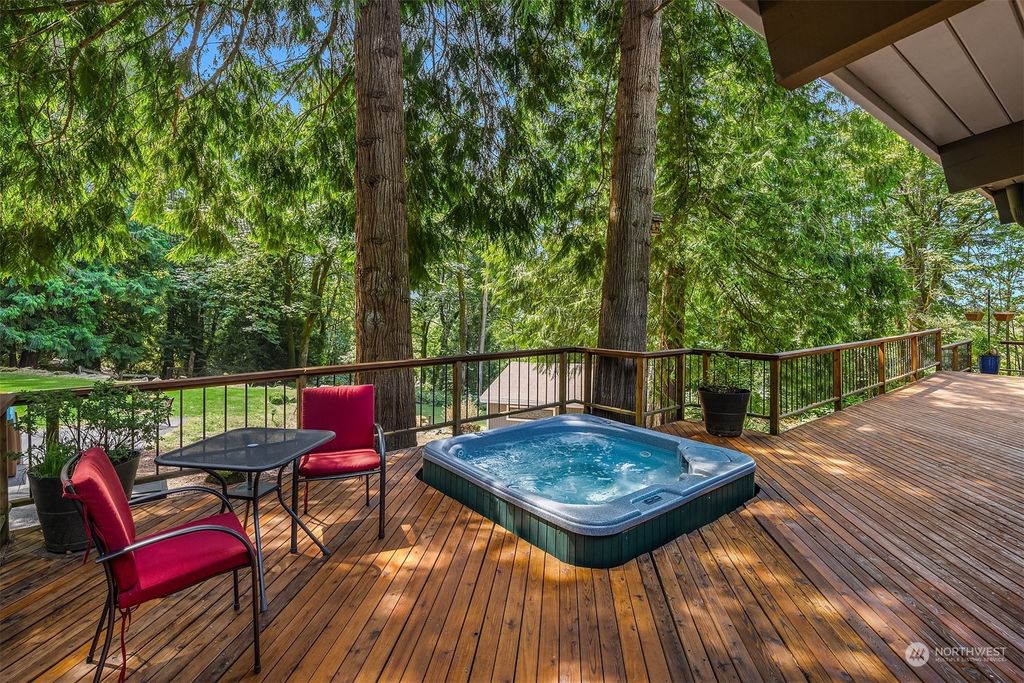 Photo of 27021 SE 156th Street, Issaquah, WA 98027 (MLS # 2267069)