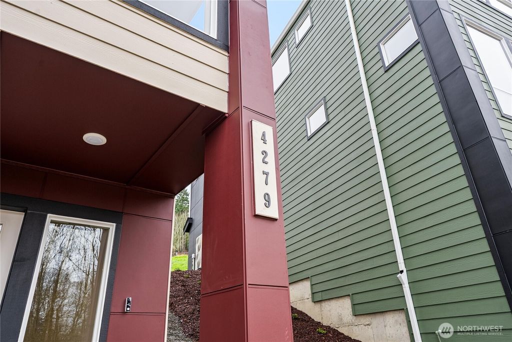 Photo of 4279 Aberdeen Way NE, Renton, WA 98056 (MLS # 2521492)