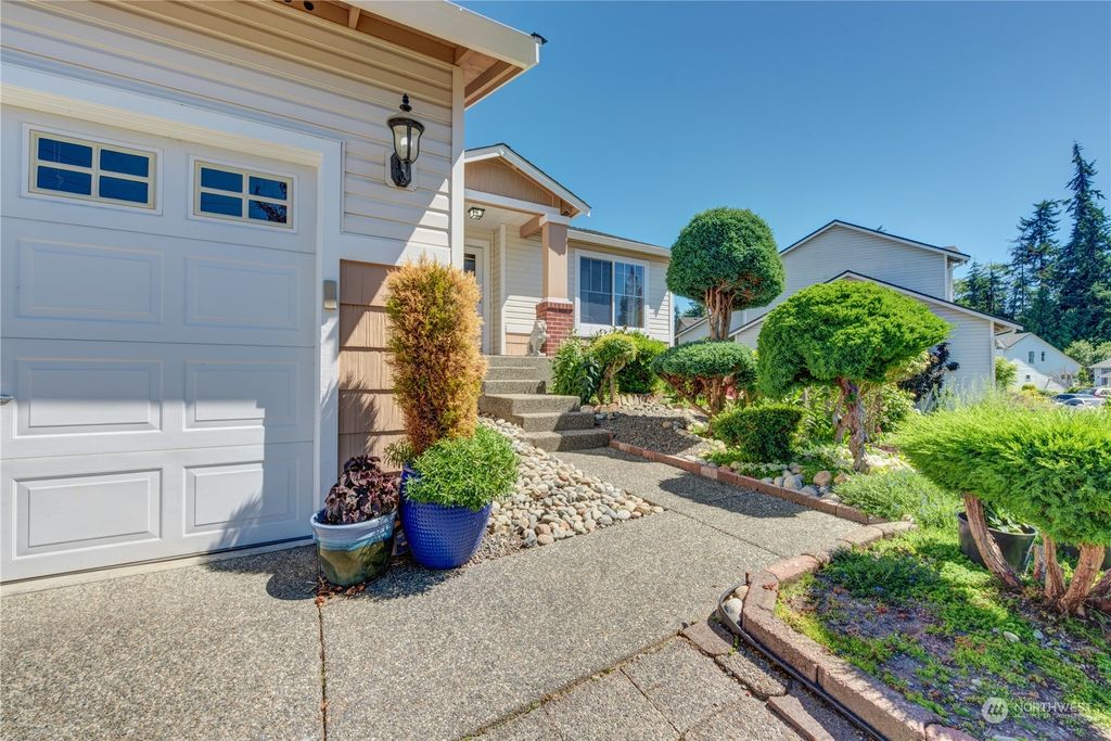 Photo of 14515 49th Drive SE, Everett, WA 98208 (MLS # 2263504)