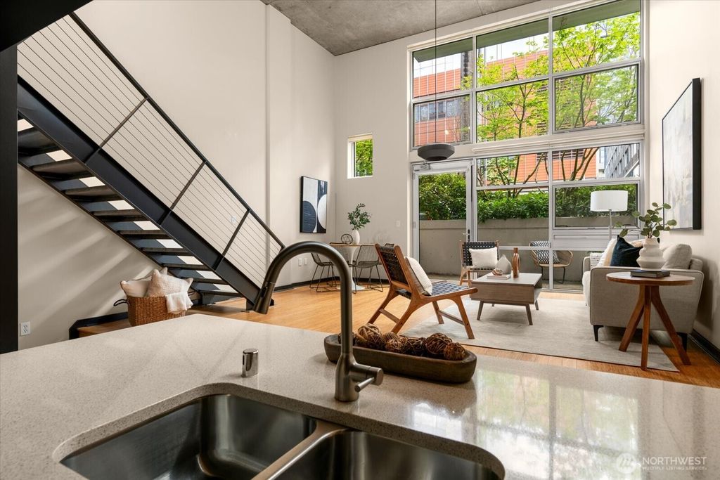 Photo of 401 9th Avenue N #112, Seattle, WA 98109 (MLS # 2522009)