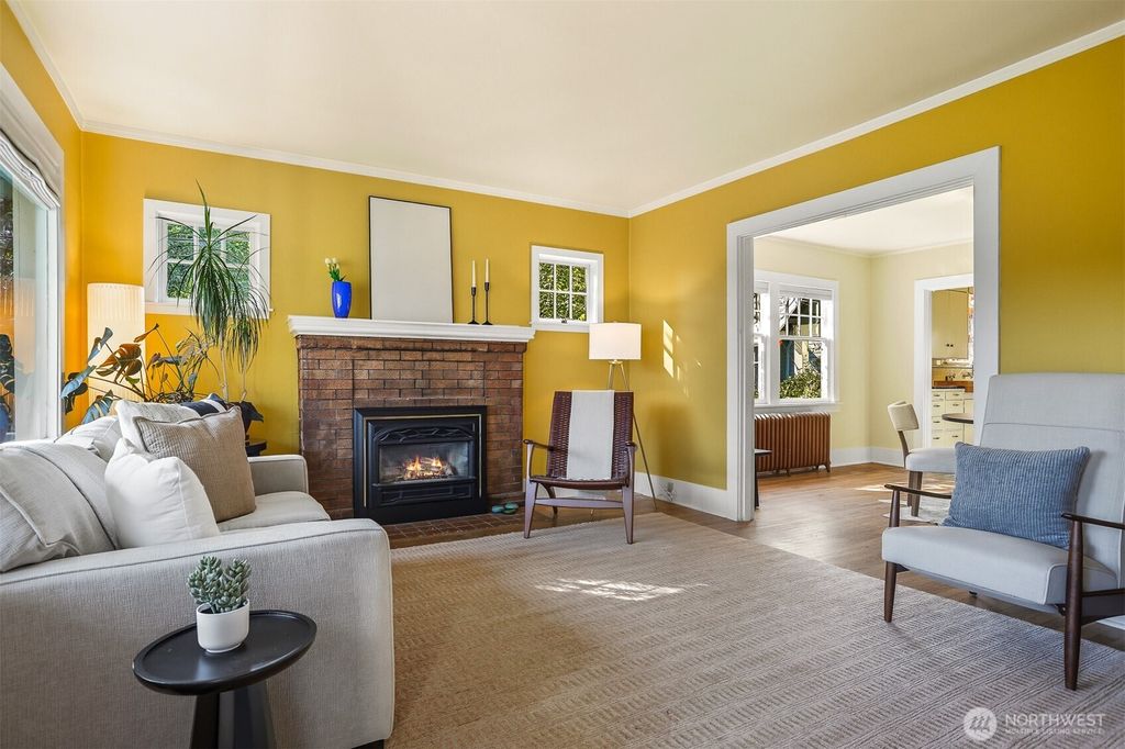 Photo of 130 &amp; 132 N 77th Street, Seattle, WA 98103 (MLS # 2434874)
