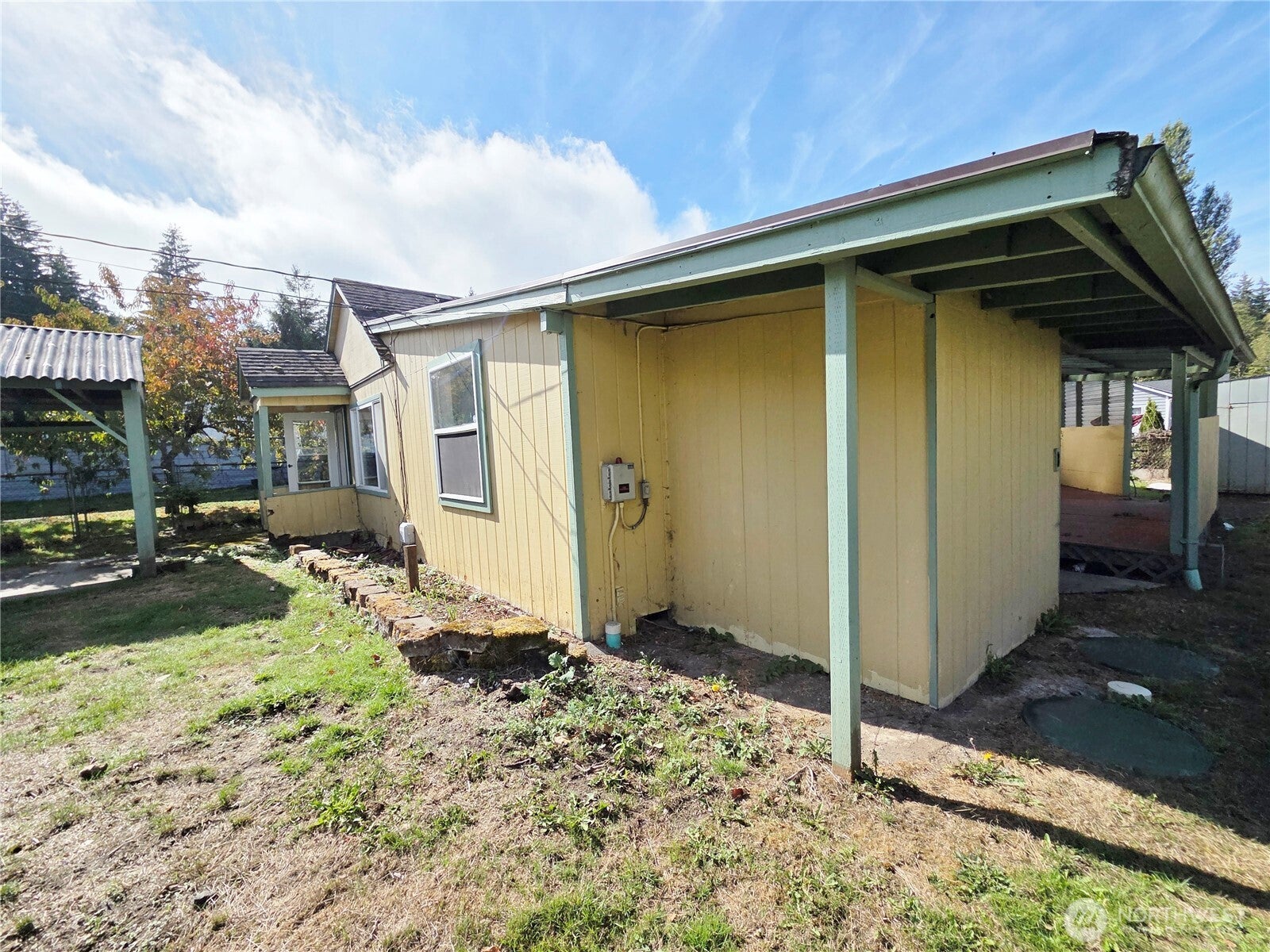 425 Sunnyhill Road W
