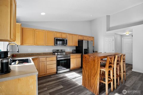 Photo of 12505 NE 24TH Street, Vancouver, WA 98684 (MLS # 2454662)