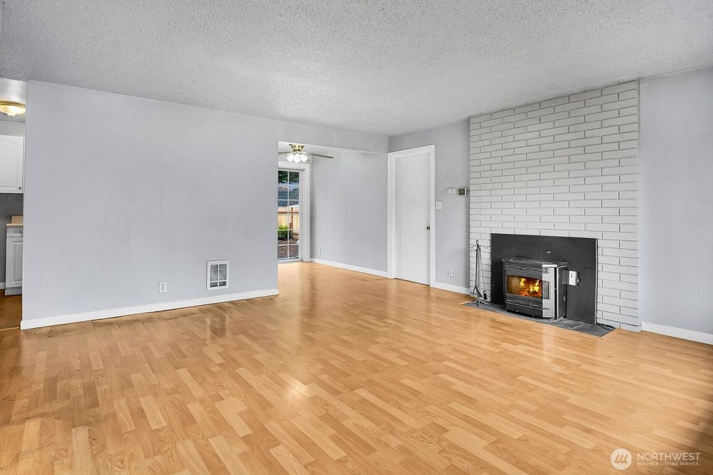 Photo of 5907 177th Street SW, Lynnwood, WA 98037 (MLS # 2523519)