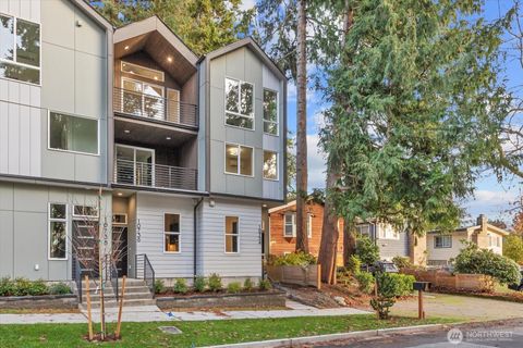 Photo of 10736 Interlake Avenue N, Seattle, WA 98133 (MLS # 2472798)