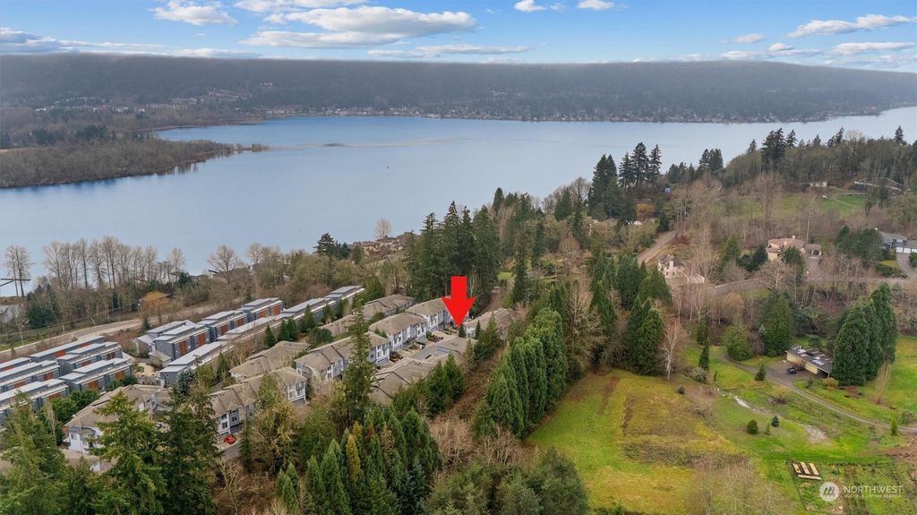 Photo of 21234 SE 42nd Place, Issaquah, WA 98029 (MLS # 2316214)