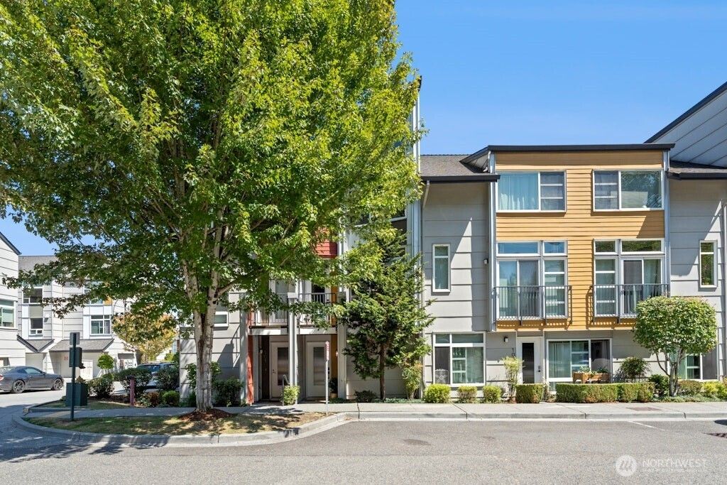 Photo of 15107 NE 81st Way #102, Redmond, WA 98052 (MLS # 2506454)