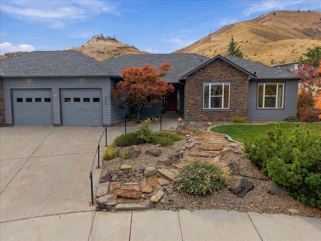 Photo of 394 Lars Lane, Wenatchee, WA 98801 (MLS # 2594150)