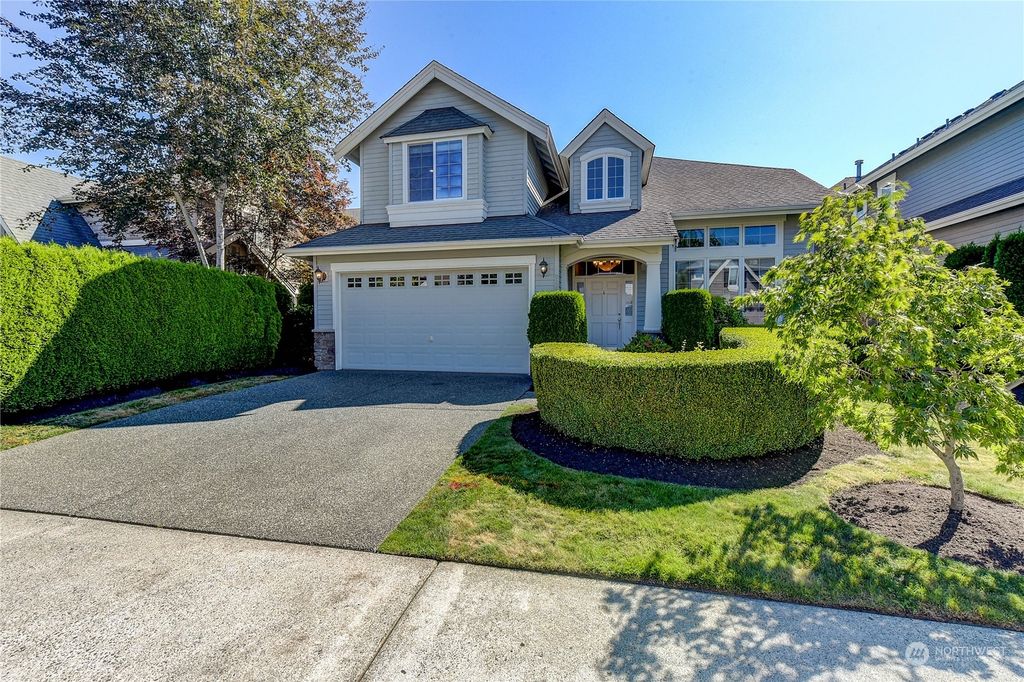 Photo of 928 274th Way SE, Sammamish, WA 98075 (MLS # 2002084)
