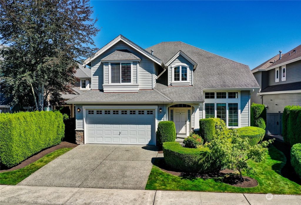 Photo of 928 274th Way SE, Sammamish, WA 98075 (MLS # 2002084)