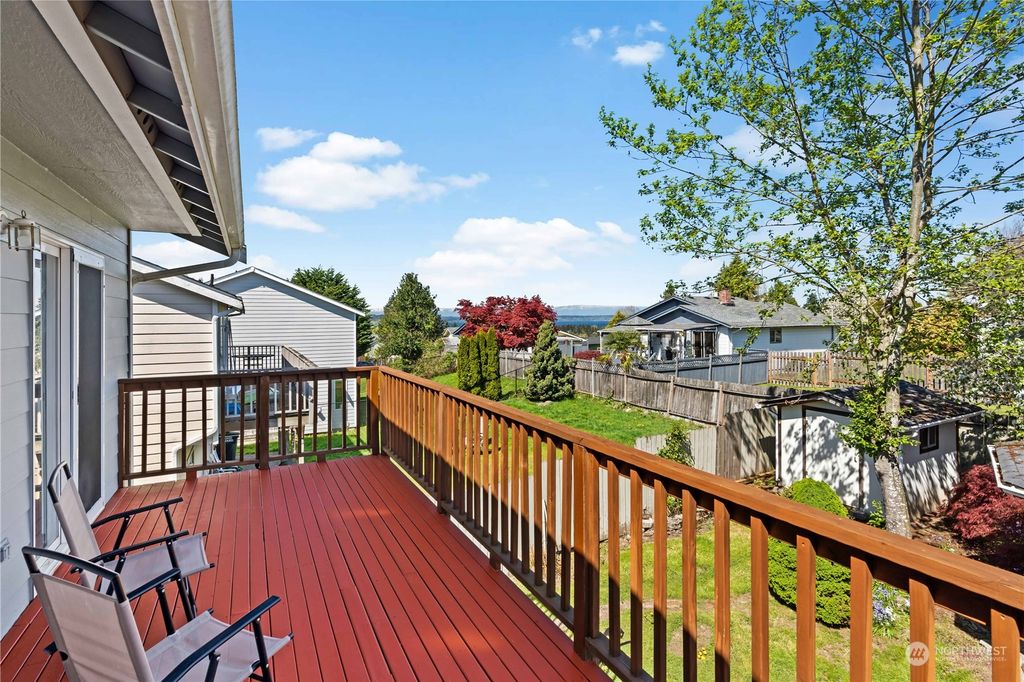 Photo of 2220 S 252nd Place, Des Moines, WA 98198 (MLS # 2227078)