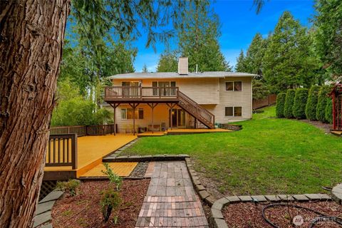 Photo of 22706 NE 12th Place, Sammamish, WA 98074 (MLS # 2492206)