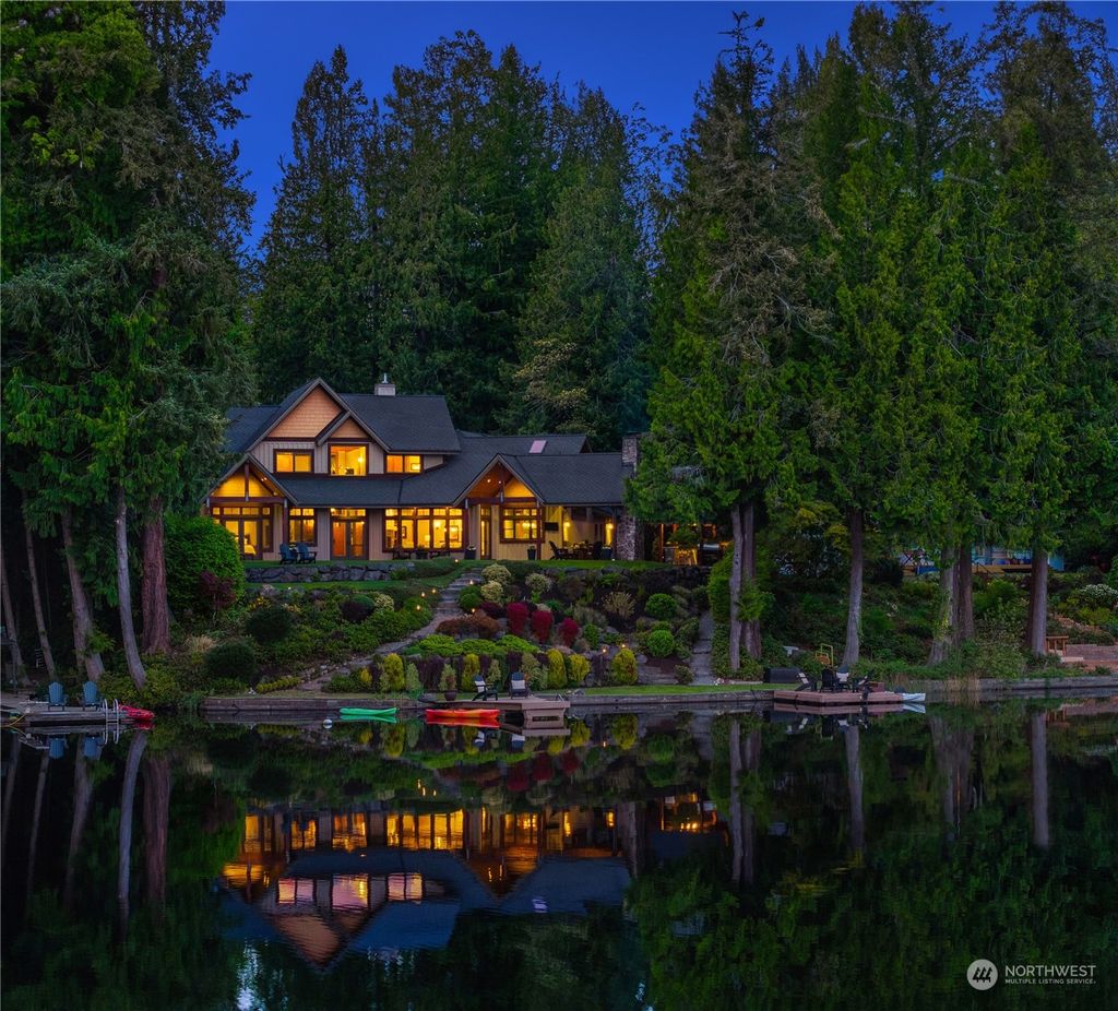 Photo of 1752 W Beaver Lake Drive SE, Sammamish, WA 98075 (MLS # 2243907)