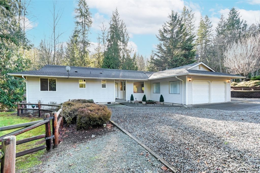 Photo of 12821 189th Drive SE, Snohomish, WA 98290 (MLS # 2028984)