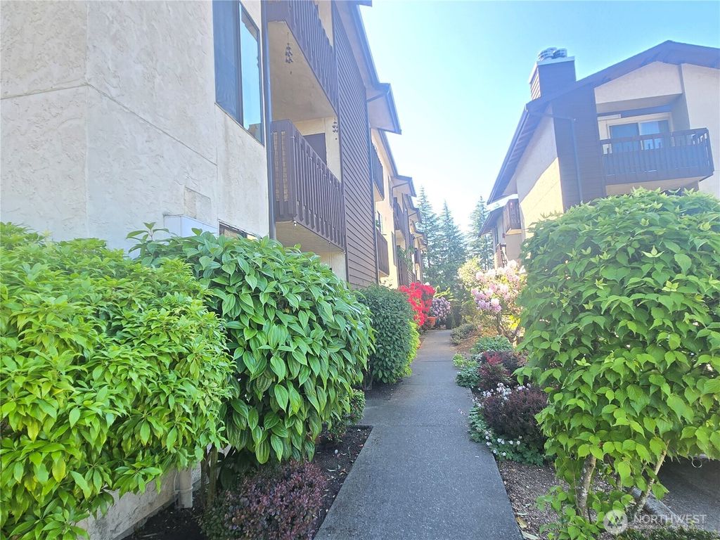 Photo of 3515 S 160th Street #B-5, SeaTac, WA 98188 (MLS # 2520628)