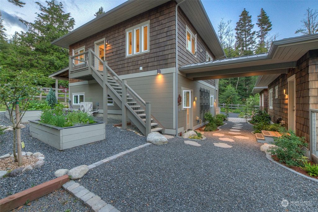 listing image 9361324007245817475