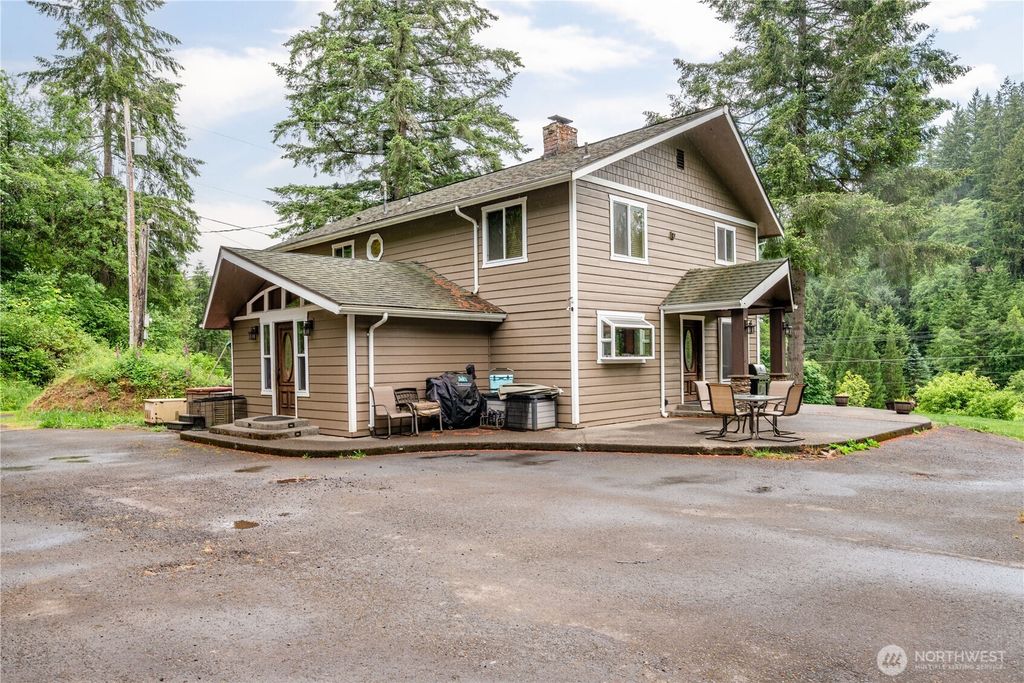 Photo of 1430 Hazel Dell RD, Castle Rock, WA 98611 (MLS # 2546890)