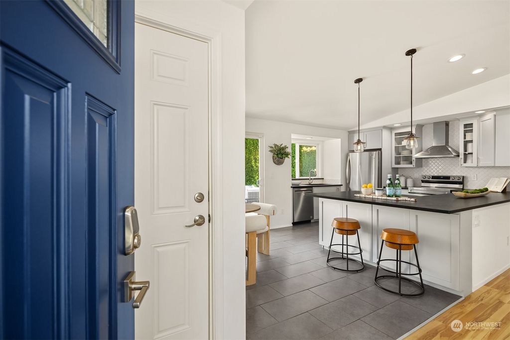 Photo of 12707 NE 132nd Place, Kirkland, WA 98034 (MLS # 2254073)