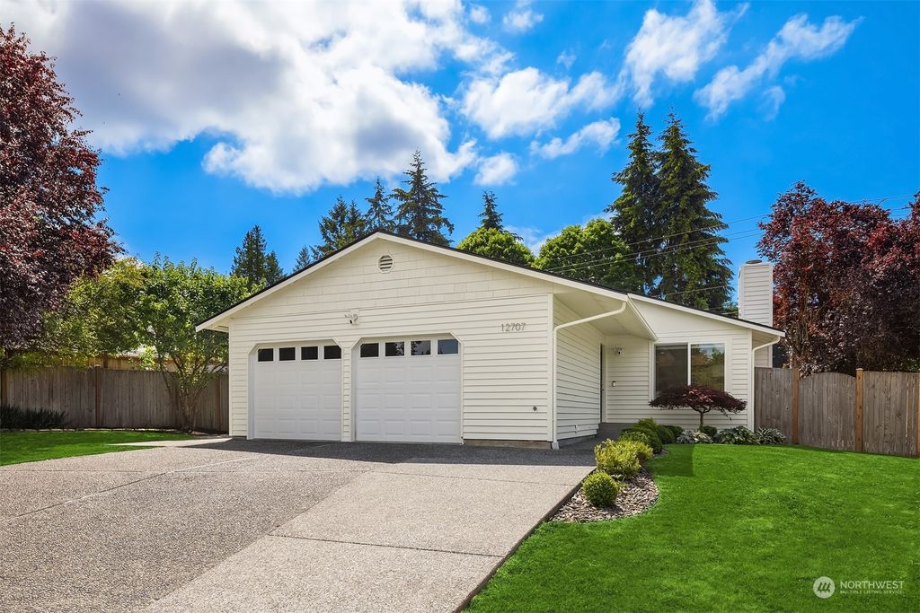 Photo of 12707 NE 132nd Place, Kirkland, WA 98034 (MLS # 2254073)
