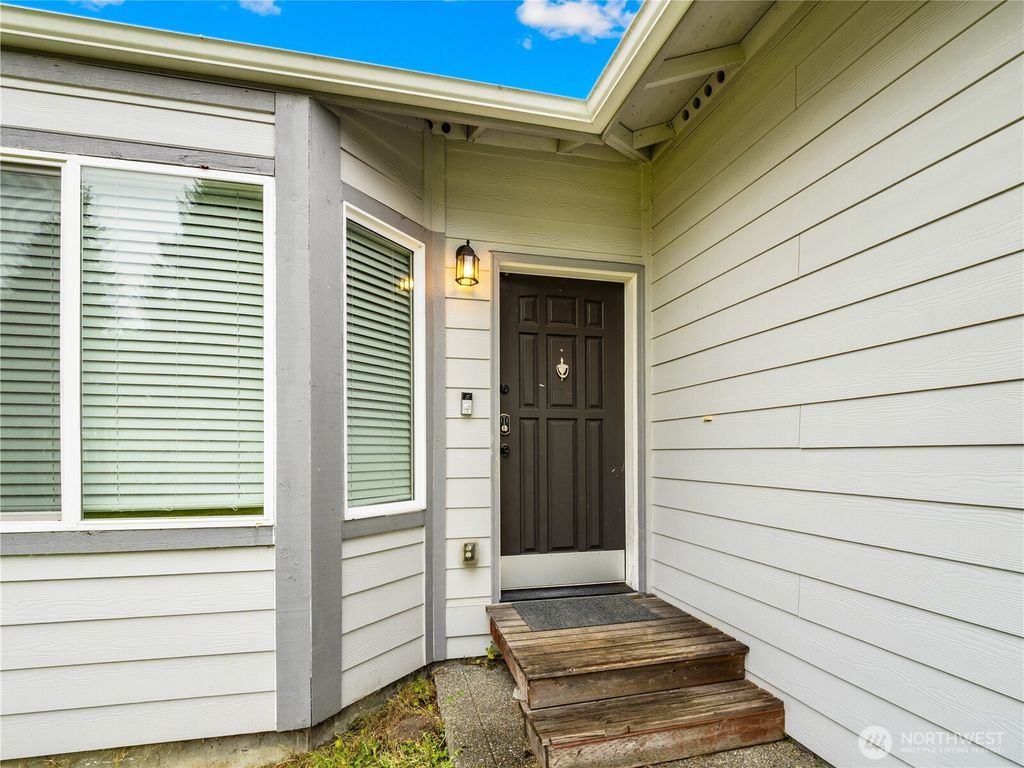 Photo of 16508 Suntree Court SE, Yelm, WA 98597 (MLS # 2523700)