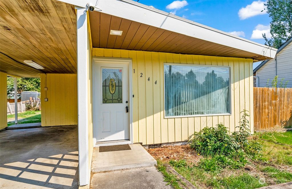Photo of 1244 Ash Avenue, Marysville, WA 98270 (MLS # 2295795)