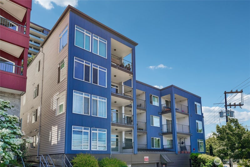 500 Elliott Avenue W 205