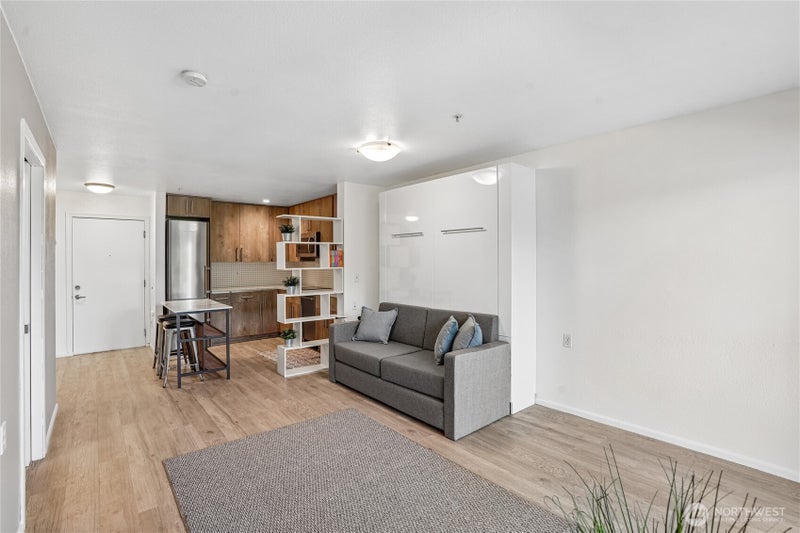 500 Elliott Avenue W 205