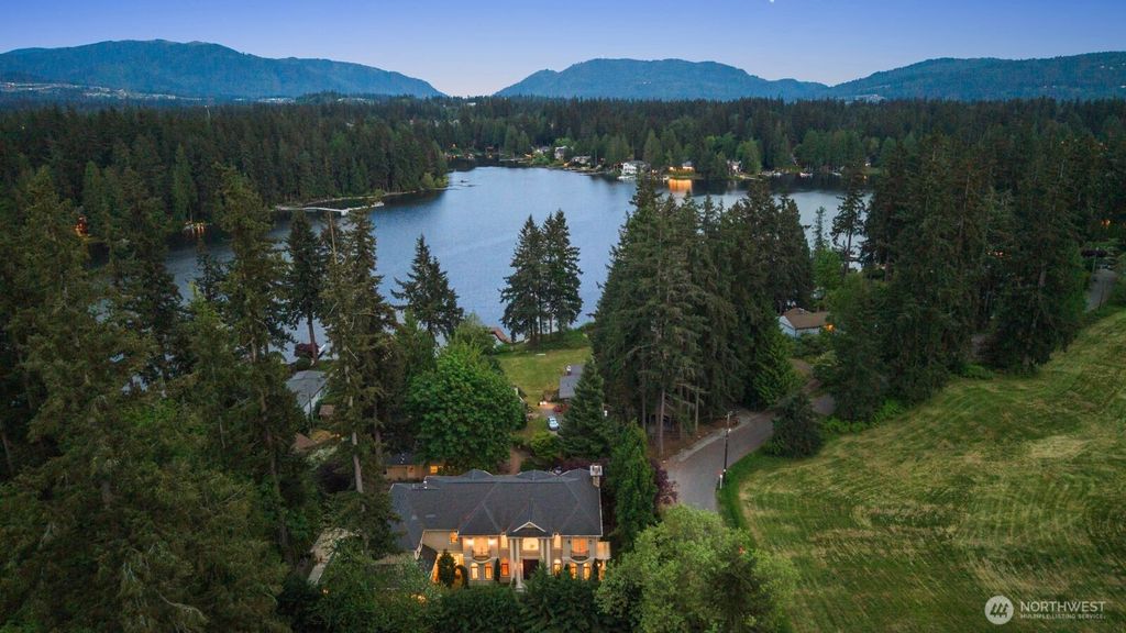 Photo of 2010 222nd Avenue SE, Sammamish, WA 98075 (MLS # 2523283)
