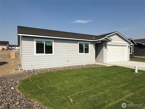 Photo of 2425 Noah Street SE, East Wenatchee, WA 98802 (MLS # 2416486)
