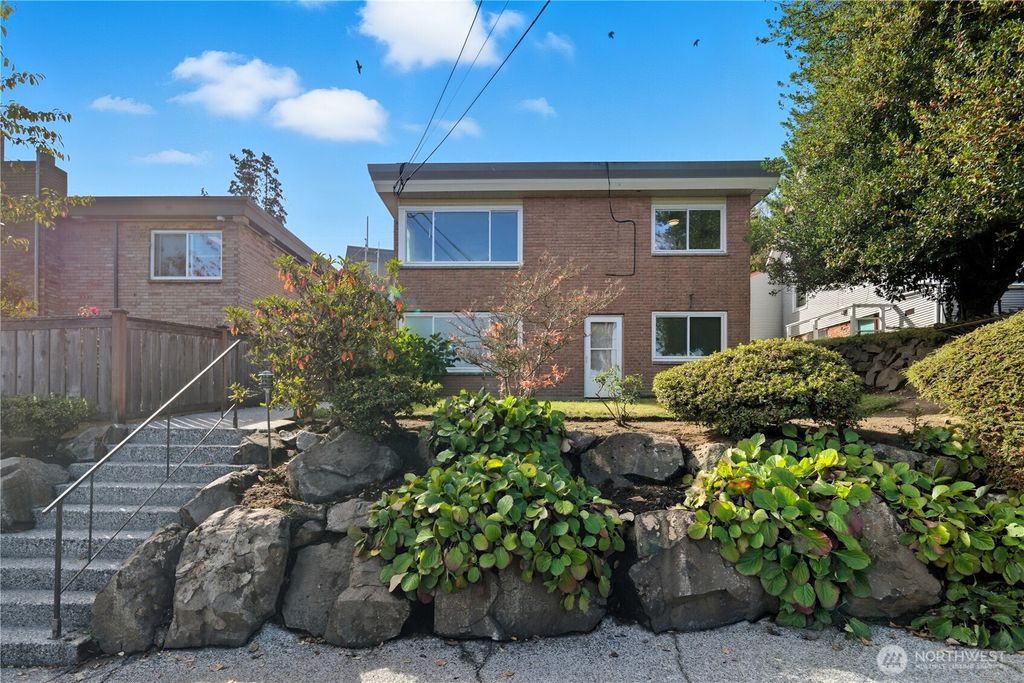 Photo of 605 W Emerson Street, Seattle, WA 98119 (MLS # 2442030)