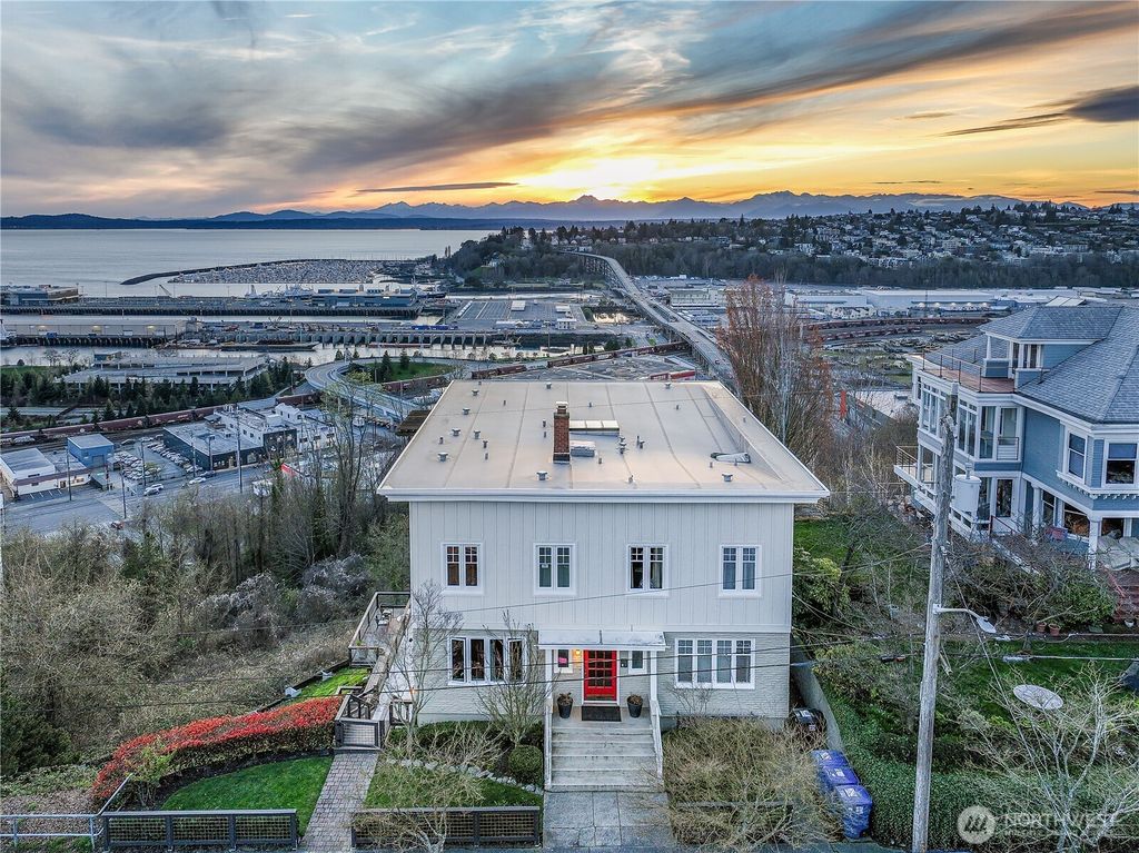 Photo of 1511 11th Avenue W #6, Seattle, WA 98119 (MLS # 2318593)
