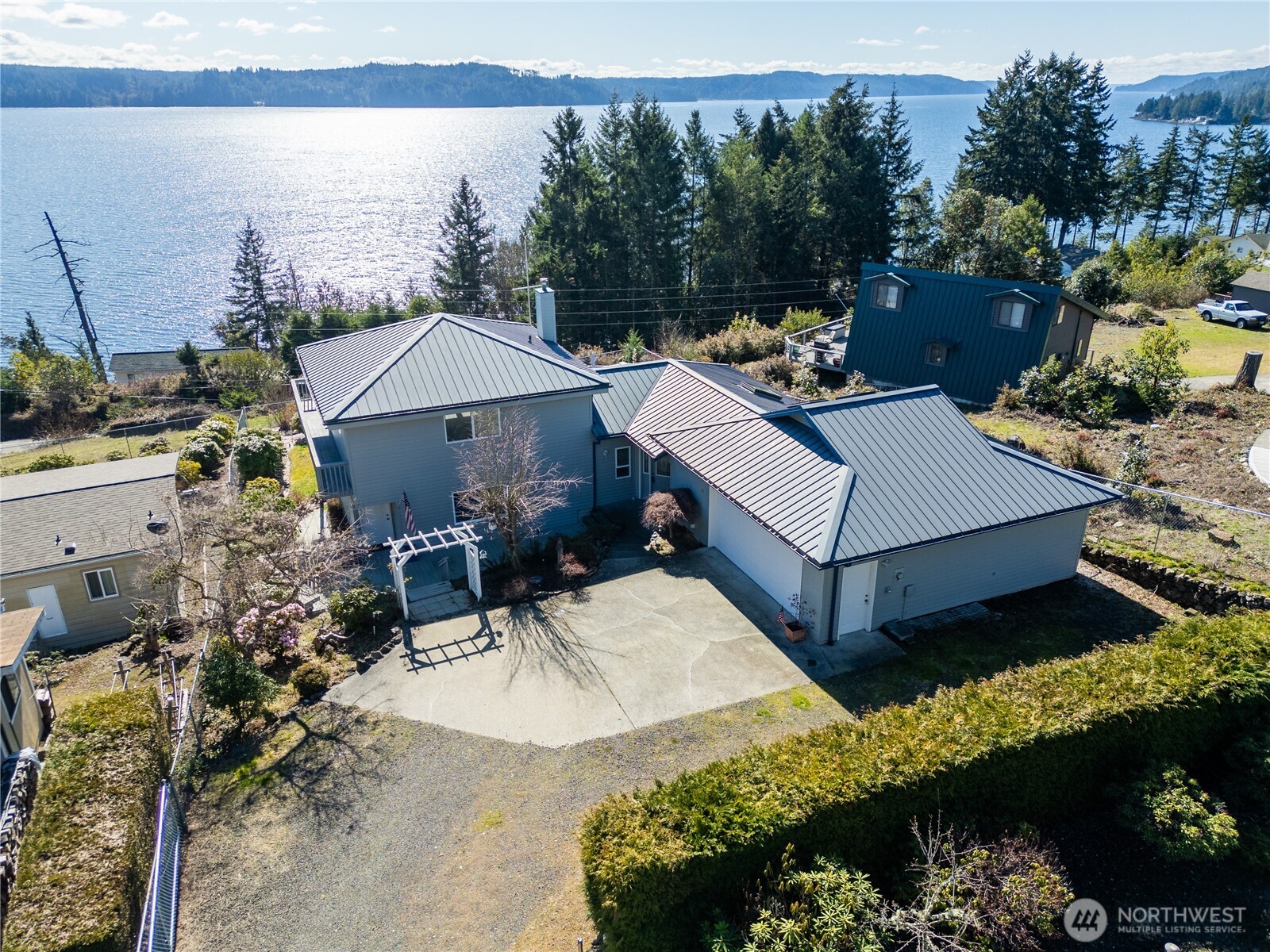 81 Seamount Dr