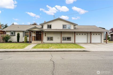 Photo of 366 N Park Street, Lynden, WA 98264 (MLS # 2582978)