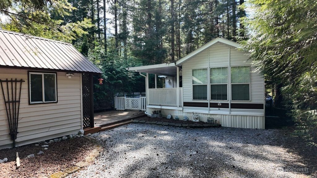 Photo of 35 Branch Circle, Deming, WA 98244 (MLS # 2525190)