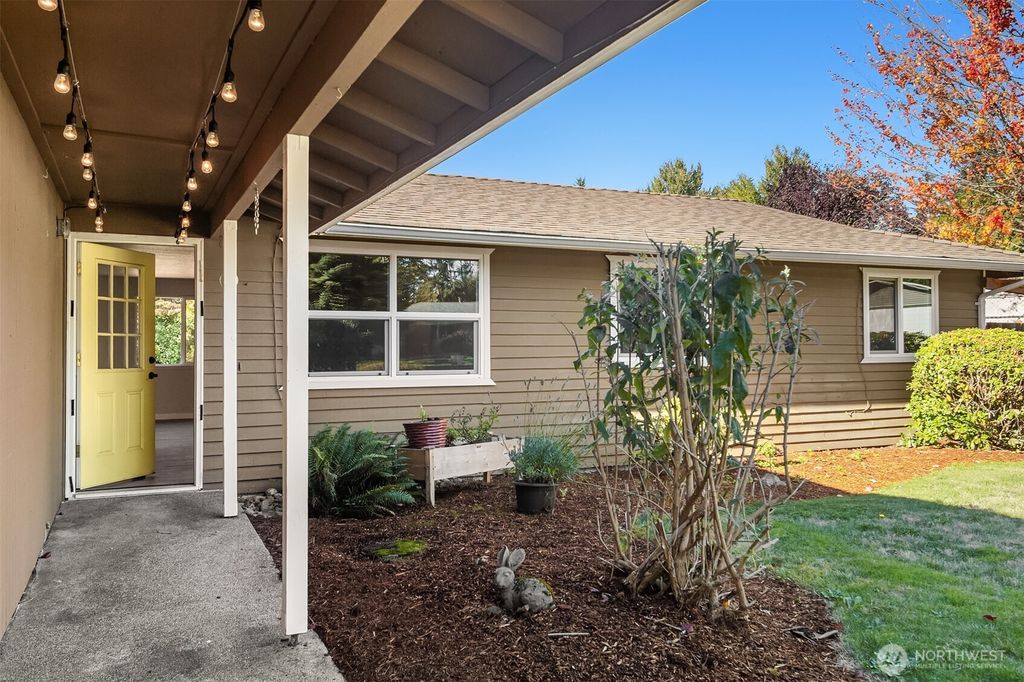 Photo of 1615 106th Street SW, Everett, WA 98204 (MLS # 2445153)