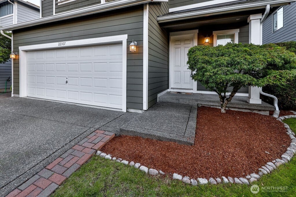 Photo of 22907 SE 271st Place, Maple Valley, WA 98038 (MLS # 2586941)