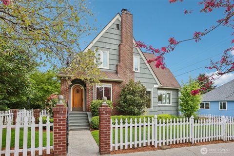 Photo of 4064 SW Hill Street, Seattle, WA 98116 (MLS # 2511490)
