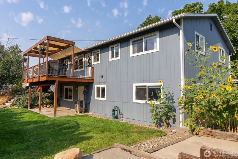 948 N 4th Ave