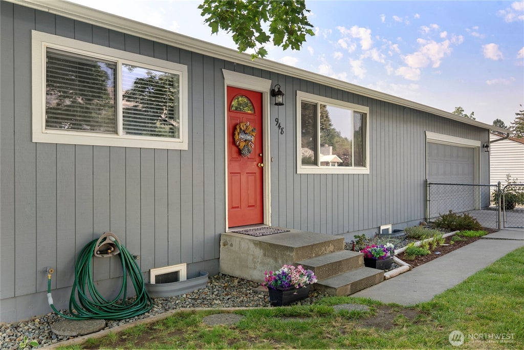 Photo of 948 N 4th Ave AVE, Okanogan, WA 98840 (MLS # 2575044)