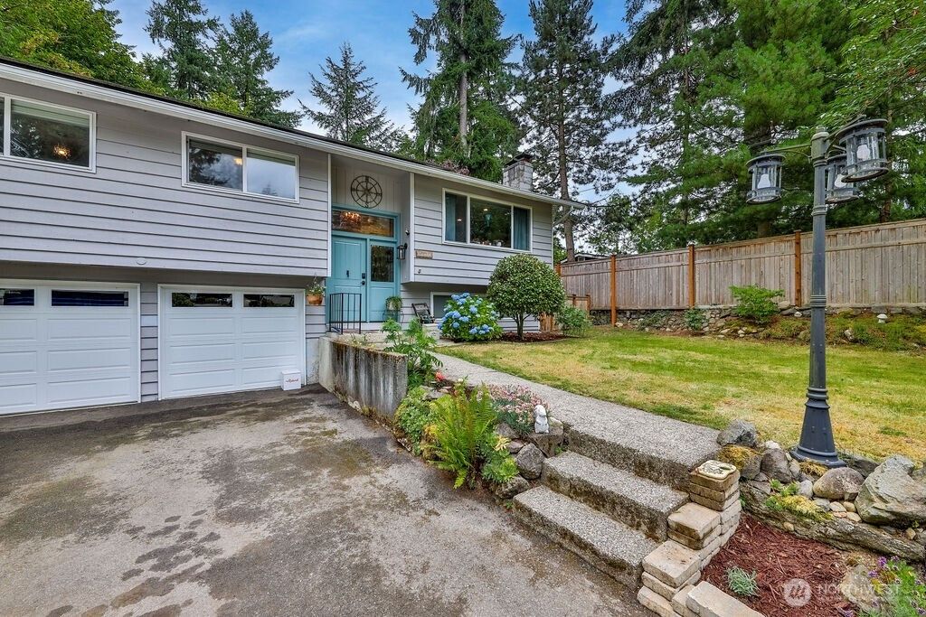 Photo of 15572 206th Avenue SE, Renton, WA 98059 (MLS # 2406035)