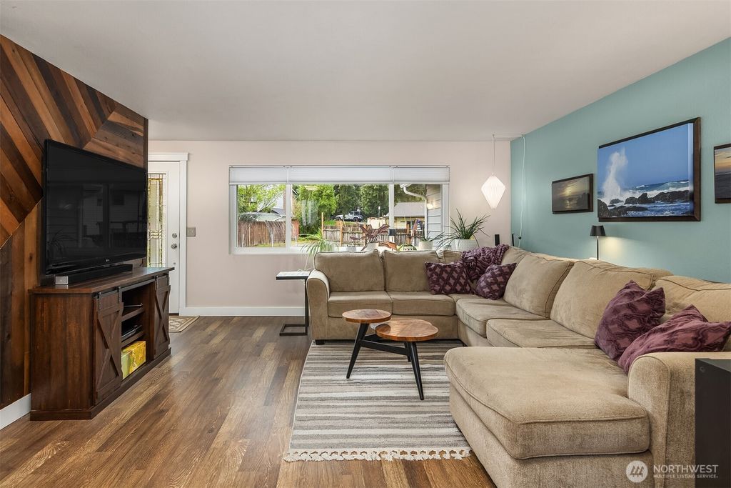 Photo of 8442 NE 141st Street, Kirkland, WA 98034 (MLS # 2515353)