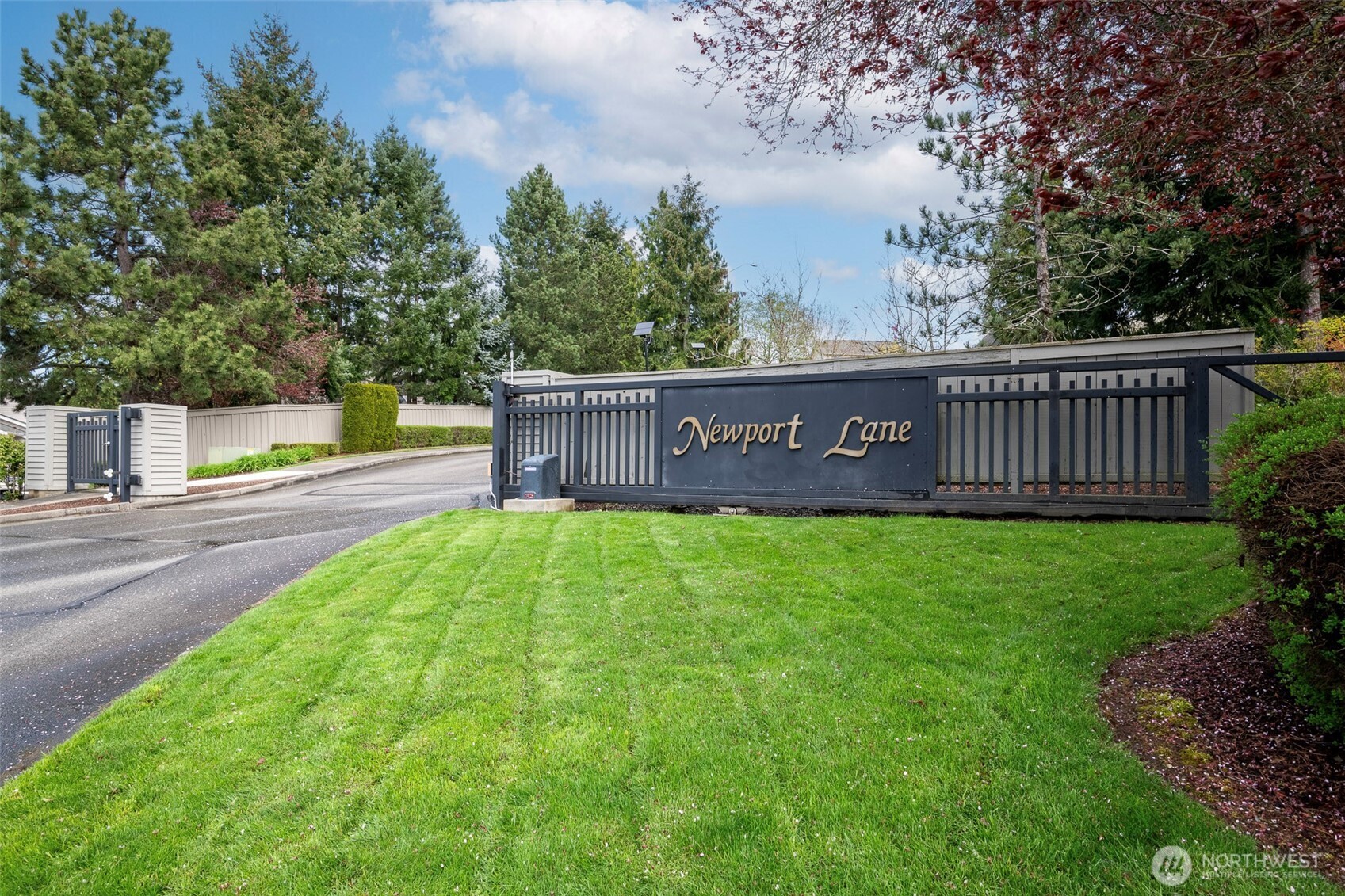 4802 Nassau Avenue NE 45