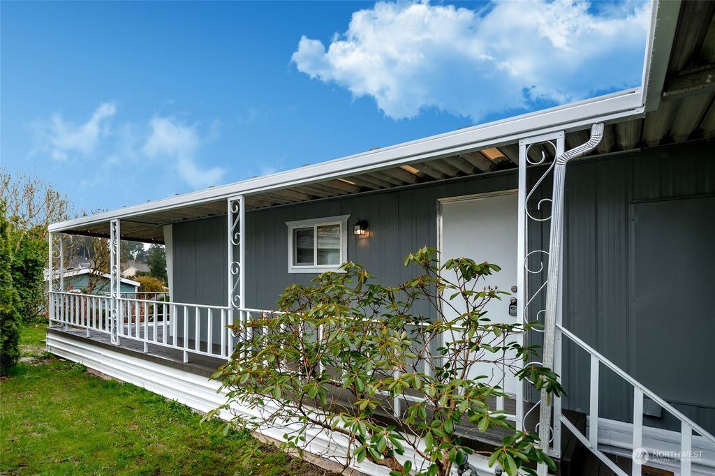 Photo of 25739 135th Avenue SE #21, Kent, WA 98042 (MLS # 2060018)