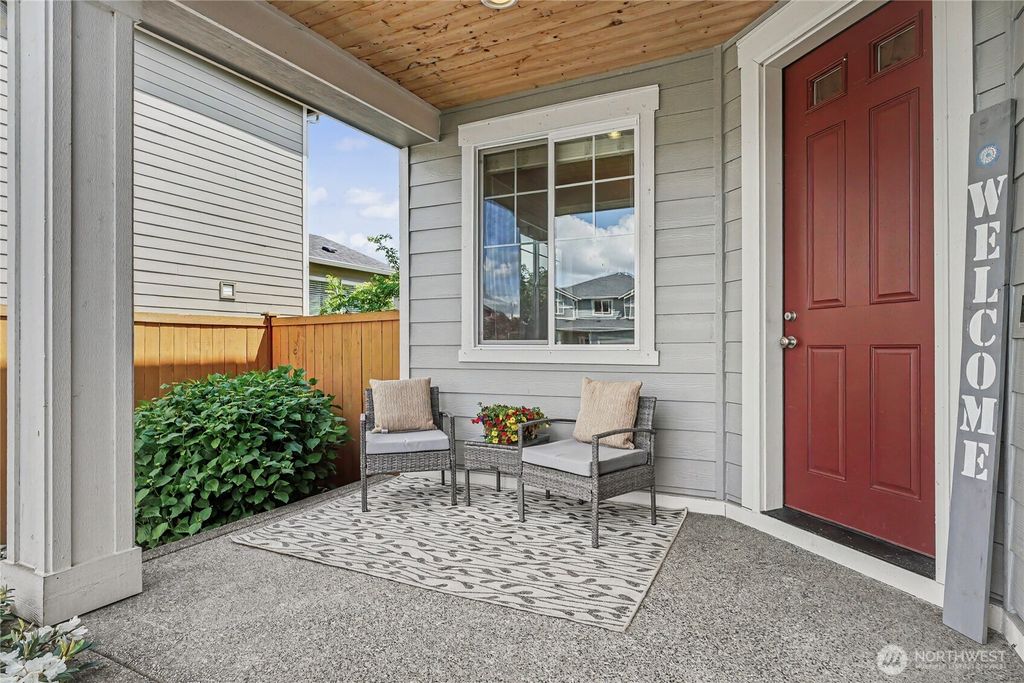 Photo of 214 Fielding Street NE, Orting, WA 98360 (MLS # 2527338)