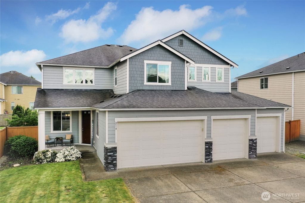 Photo of 214 Fielding Street NE, Orting, WA 98360 (MLS # 2527338)