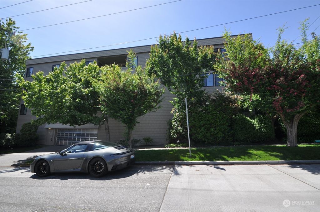 Photo of 2211 NE 54 Street #3E, Seattle, WA 98105 (MLS # 2214164)