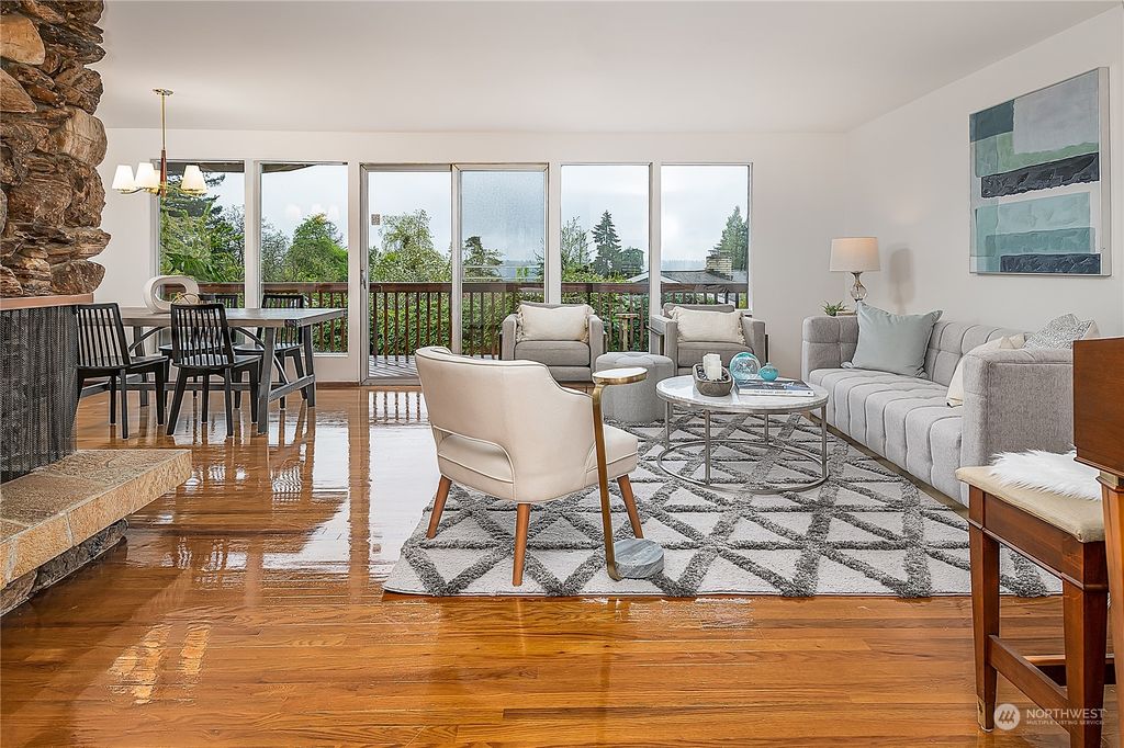 Photo of 4255 133rd Avenue SE, Bellevue, WA 98006 (MLS # 2047204)